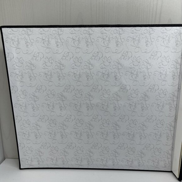 Disney Minnie Mouse The Main Attraction Collector Book Binder only NO pins - Picture 10 of 16